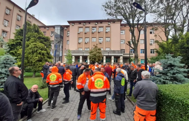 Community and “Cleaning” sign the waste management contract: Union requirements discussed