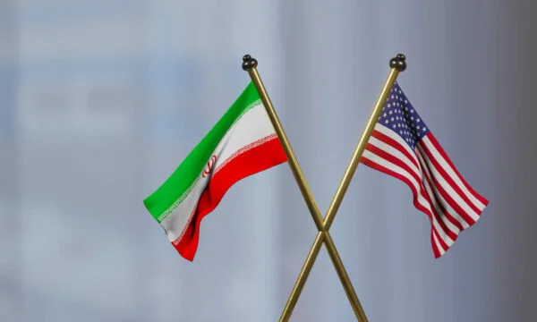 Tra le minacce di non fiducia, gli Stati Uniti, l'Iran riprendono i colloqui nucleari a Roma