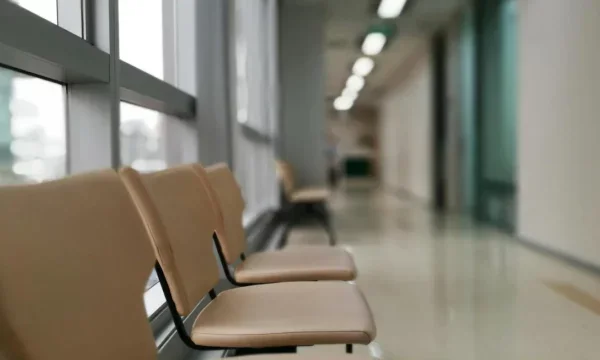 Una pericolosa malattia infettiva è emersa a Sarajevo, ha riferito, la gente ha ricevuto il trattamento ospedaliero