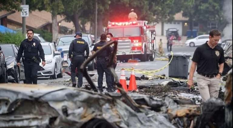 The plane crashes on homes in San Diego, victims reported