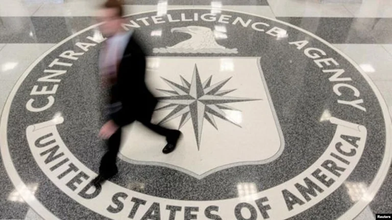 Une personne est tuée par des gardes près du quartier général de la CIA.