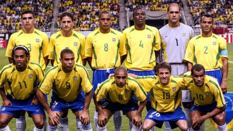 Brazilian legend with large body burns posts a photo from the hospital