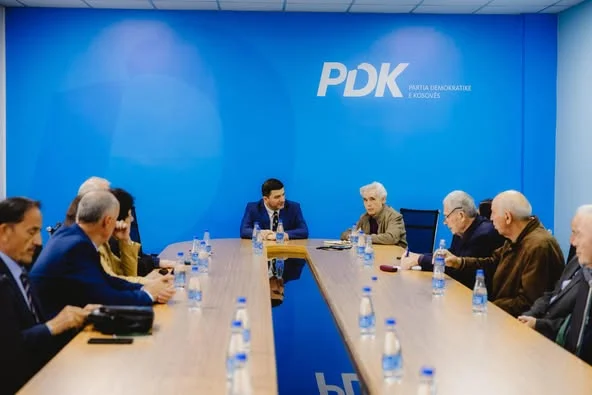 Krasniqi si incontra con il Consiglio Politico del PDK: abbiamo discusso dell'incrocio politico in cui il Kosovo è oggi