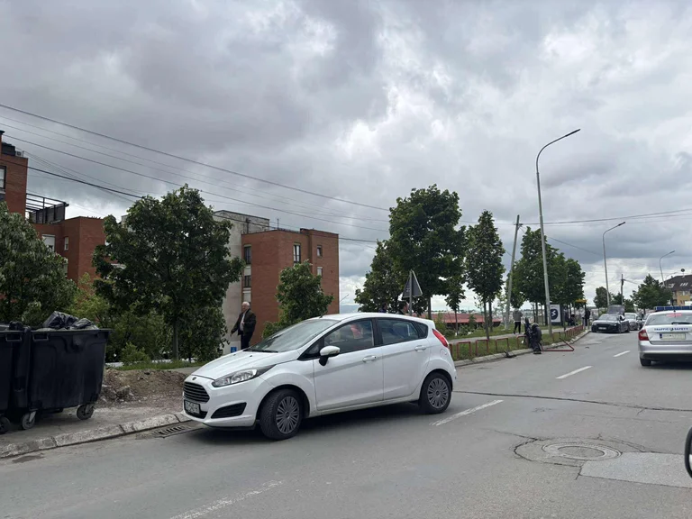 Sonnenküste Unfälle umfassen ein Auto und ein Motorrad