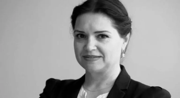 Renowned Albanian Sopran Dies