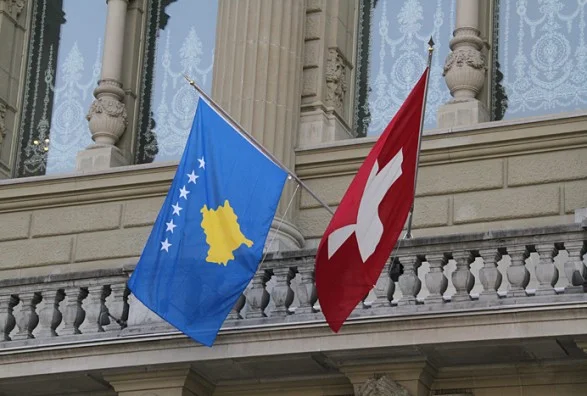Politikanët zviceranë: Zvicra duhet ta mbështesë Kosovën me doza vaksinimi