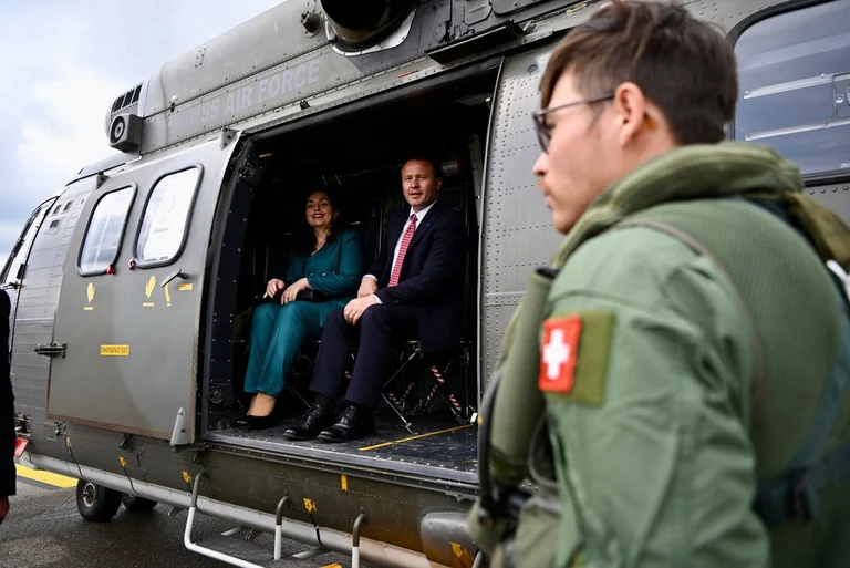 Le Président Osmani arrive en Suisse, prend avec elle le Premier Seigneur (Photo)