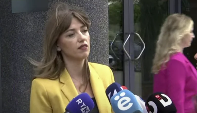 La candidate ratée de VVA au Parlement Président : Il est très important que nous votions la Commission pour un vote secret.