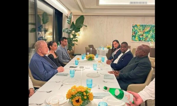 Pacolli lo acoge en su casa en Lugano, ex presidente sudafricano