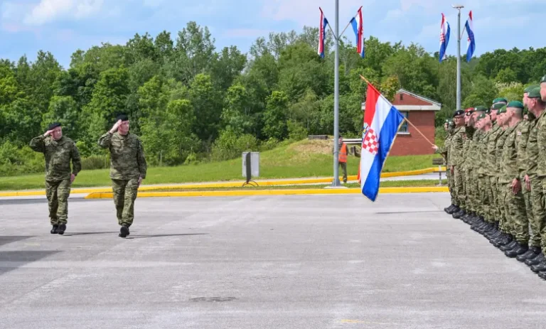 Croatia sends military contingent to Kosovo