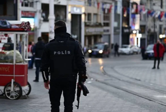 Istanbul on alert: 22 city arrest warrants following Imamoglu's detention