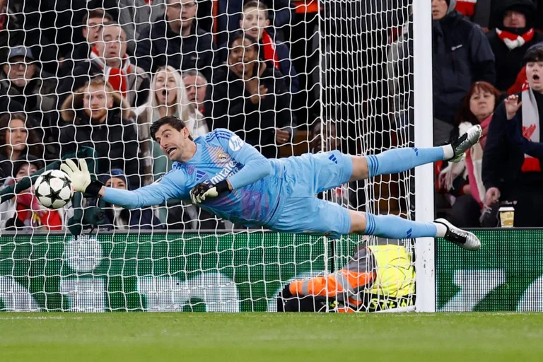 Thibaut Courtois vicino ristrutturazione con Real Madrid per altri due anni