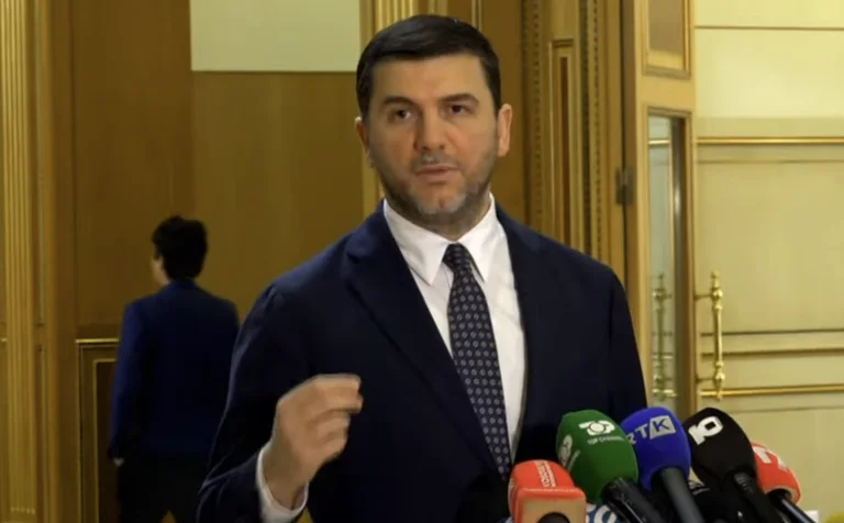 Krasniqi: En 24 horas, la Asamblea puede dedicarse si el VV se retira de Albulen Hadziu