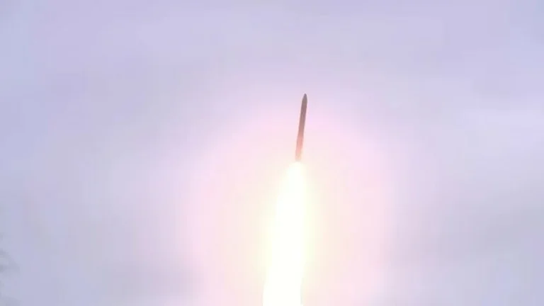 L'intelligence ucraina avverte che la Russia lancerà un missile balistico interctinente stasera