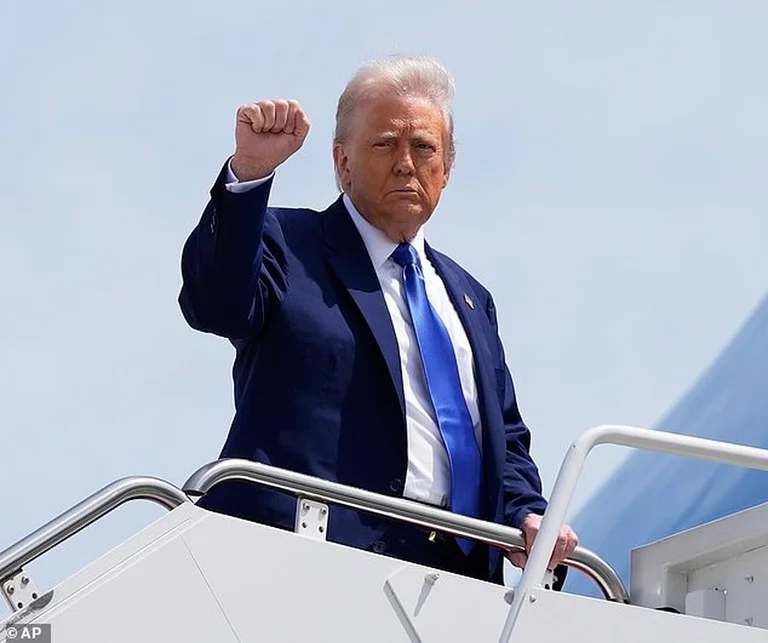 Con un dormitorio, 11 aseos y 40 televisores dentro del jet de lujo de Qatar a Donald Trump