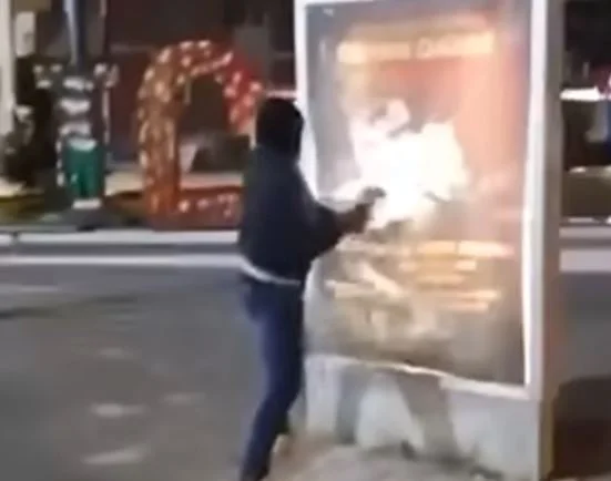 The poster of Commander Lefty in Bujanoc, mayor: Unacceptable Attack