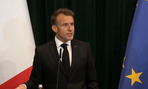 Tirana Macron souhaite que le dialogue Kosovo-Serbie reprenne les semaines à venir