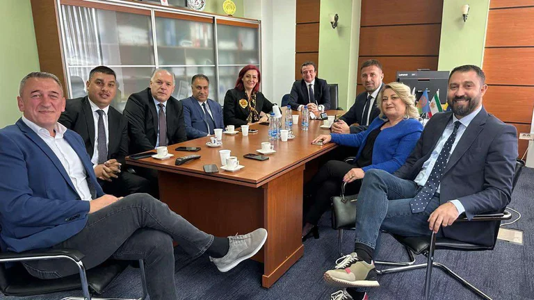 Before the Kurti hearing, it is invited for coffee from non-US communities
