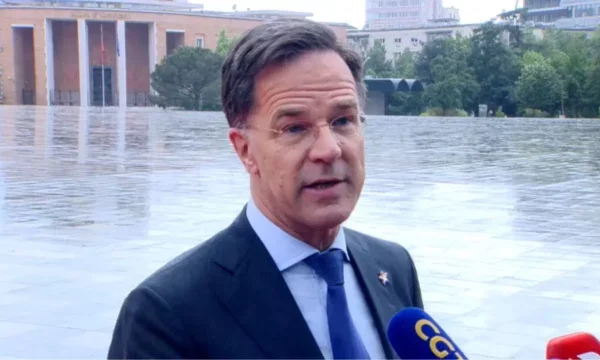 Rutte : Le dialogue Kosovo-Serbie est inévitable pour être discuté au sommet de Tirana