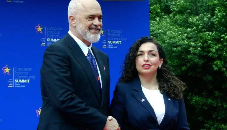 Durement ottoman à l'UE à Tirana: Vous avez ouvert la porte à ceux qui vont à Poutine et bloquent le Kosovo