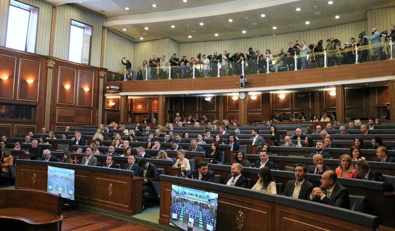 Una 16a sessione della Costituzione della Camera, risultato positivo negato