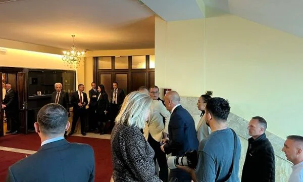Präsidentschaftssitzungen, Haradinaj tops