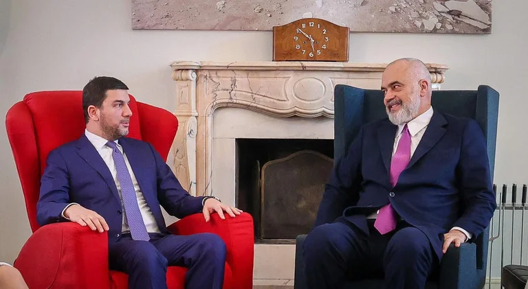 Krasniqi félicite Edi Rama pour la victoire: l'Albanie continue la voie vers la stabilité, le développement