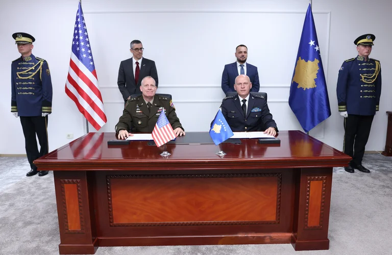 Kosovo, Comando europeo degli Stati Uniti firma accordo di cooperazione in materia di sicurezza, comunicazione