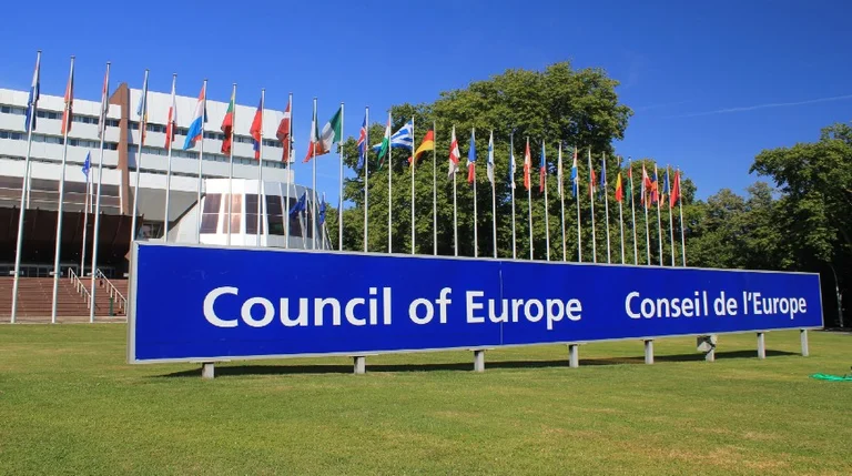 Kosovo aus dem Ministerkomitee der CoE
