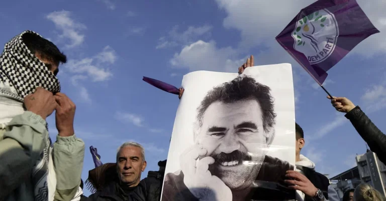 Kurdish PKK) si rompe e finisce la rivolta armata in Turchia