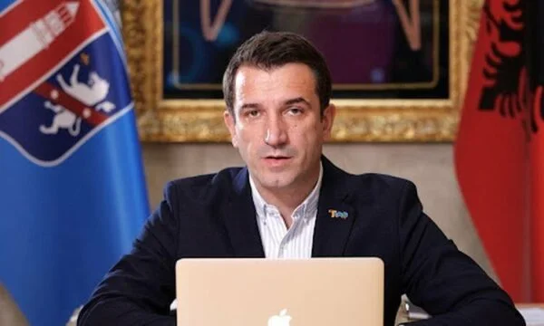 Votes dans les centres de détention de Durres, le maire de Tirana Erion Veliaj