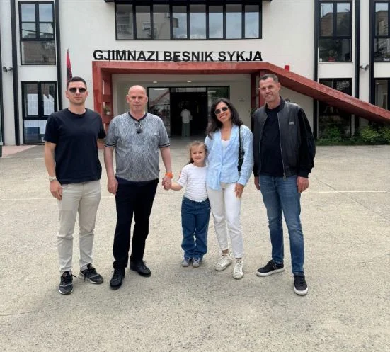 Ramiz Ladrovci vota en Albania: Se espera que el candidato que voté sea un abogado nacional