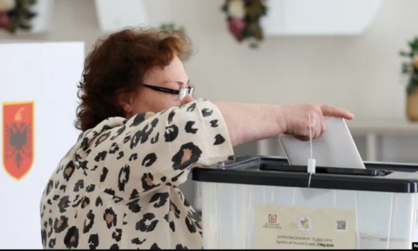 Albanie: sortie des élections de 12: 00, environ 22 pour cent
