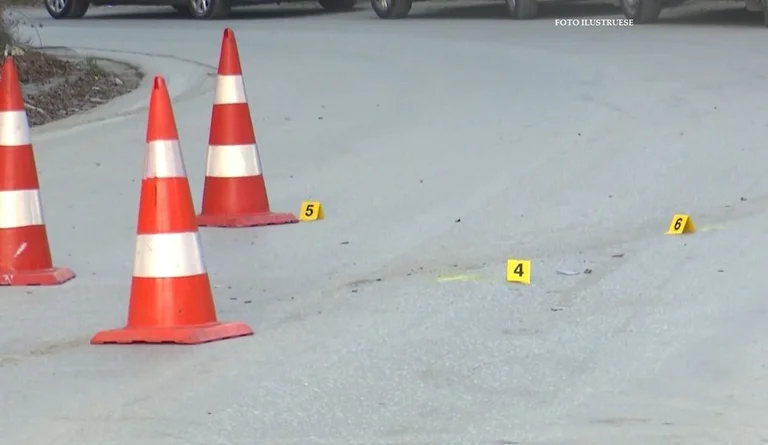 Autounfall in Komoran, einer der Fahrer stirbt