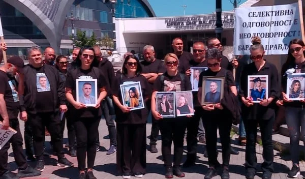 Familien von Opfern in Kocan mount protest marches to seek justice