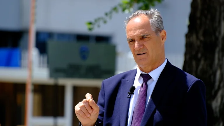 Hasani: Kurti se comprometió a visitarlo a La Haya, Thaci aceptó su visita, pero no se fue