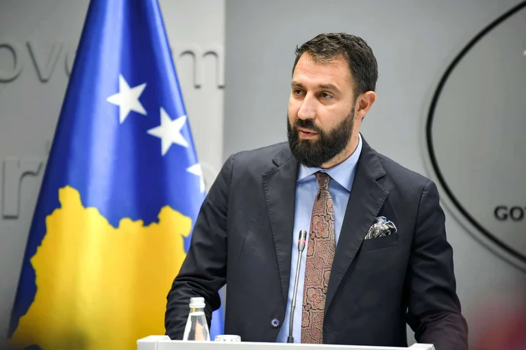 Krasniqi: Ministria s’ka pranuar njoftim zyrtar për iniciativën për shkarkimin e kryetarëve të komunave në Veri