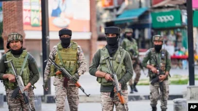 L'Inde et le Pakistan continuent d'échanger des tirs
