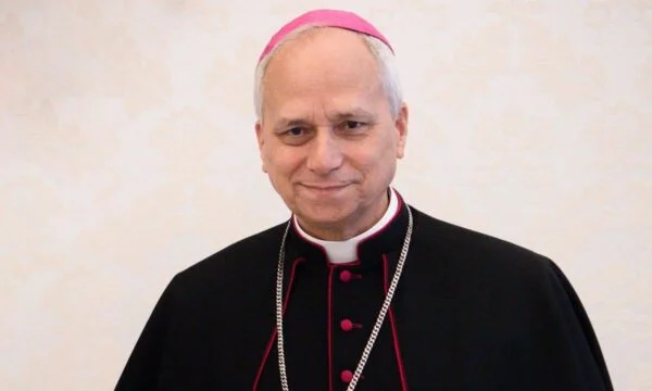 Il nuovo papa è il cardinale americano Robert Prevost