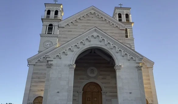 Ringglocken in Pristina: Kathedrale “Shan Mutter Teresa” genießt die Wahl des neuen Papstes