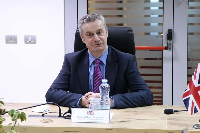 Britain's ambassador talks about the institutional blockade: Kosovo's people expect action, form Parliament, government