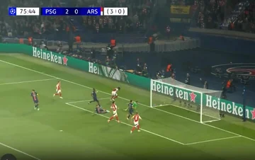 Das Arsenal schmalt die obere Hand, markiert Saka nach Paris