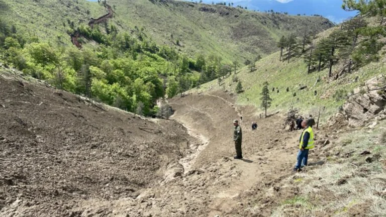 Diapositive massive de sol, KSF lance des recherches pour les jeunes de 29 ans dans la région appelée “Qafa de Burret”