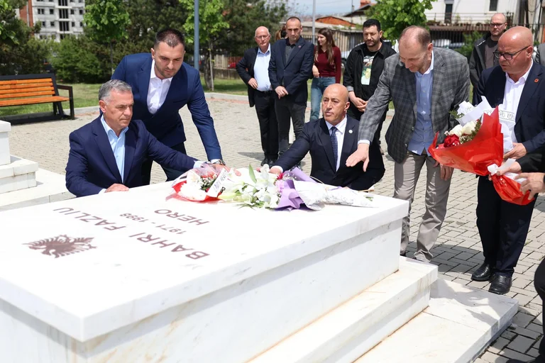 Haradinaj per Bahri Fazliu: Un uomo del fucile e della penna, coraggioso e coraggioso