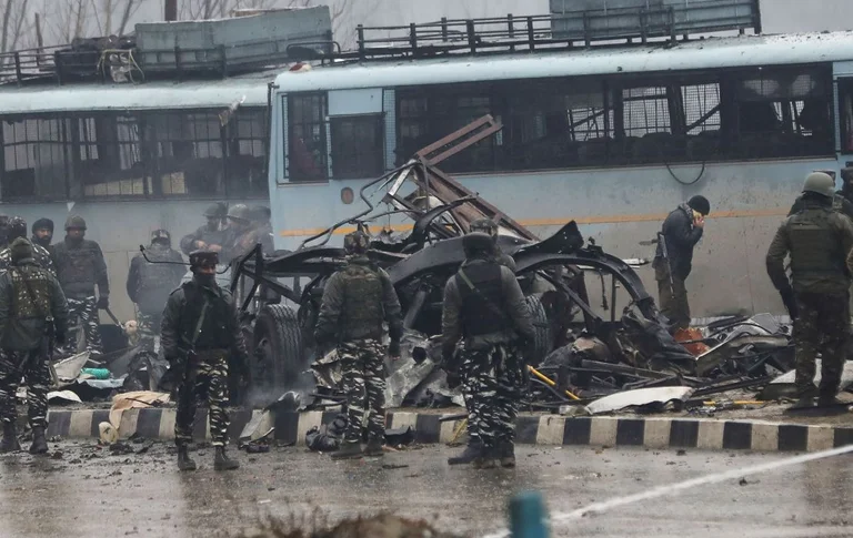 Perché l'India e il Pakistan affrontano di nuovo la guerra dopo 80 anni?