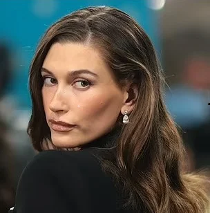 Hailey revient au Matt Gala 2025 après le drame de 2021 sans Justin Bieber