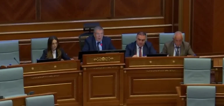 Same scenario: VV calls for secret vote, other political parties reject session closure