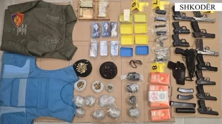 Waffen und Munition in Shkodra entdeckt