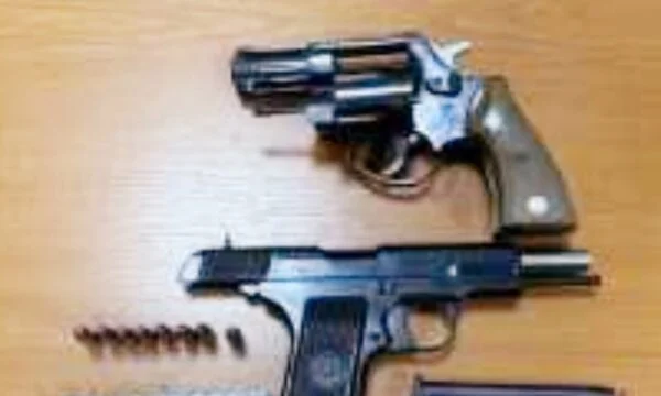 After a disagreement, the boy leaves two bullets to his father in his room, is sent to keep