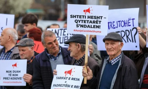 Gruppe “Kein mehr Cent” morgen übergeben Anklage gegen ZRE für den Strompreis